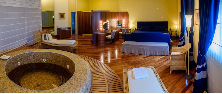 Das traditionsreiche Grand Hotel Vesuvio in Neapel